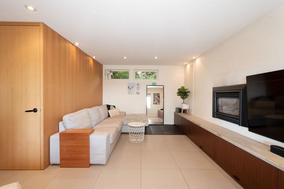 1185 Cloverley Street North Vancouver, BC - 23