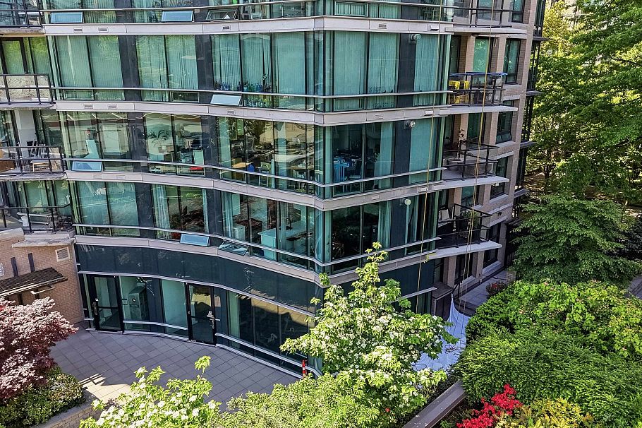 208 1003 Burnaby Street Vancouver, BC - 21