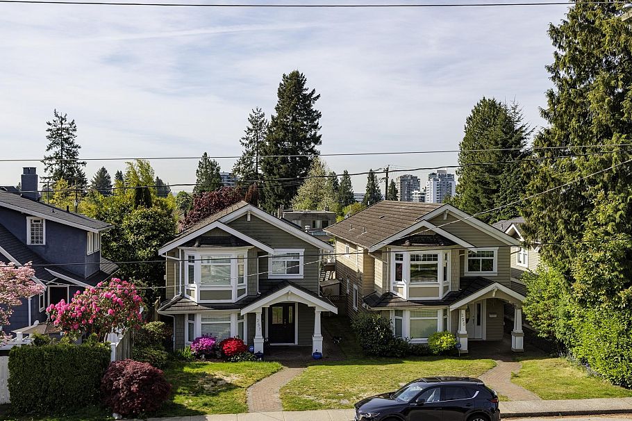 258 E 21st Street North Vancouver, BC - 37