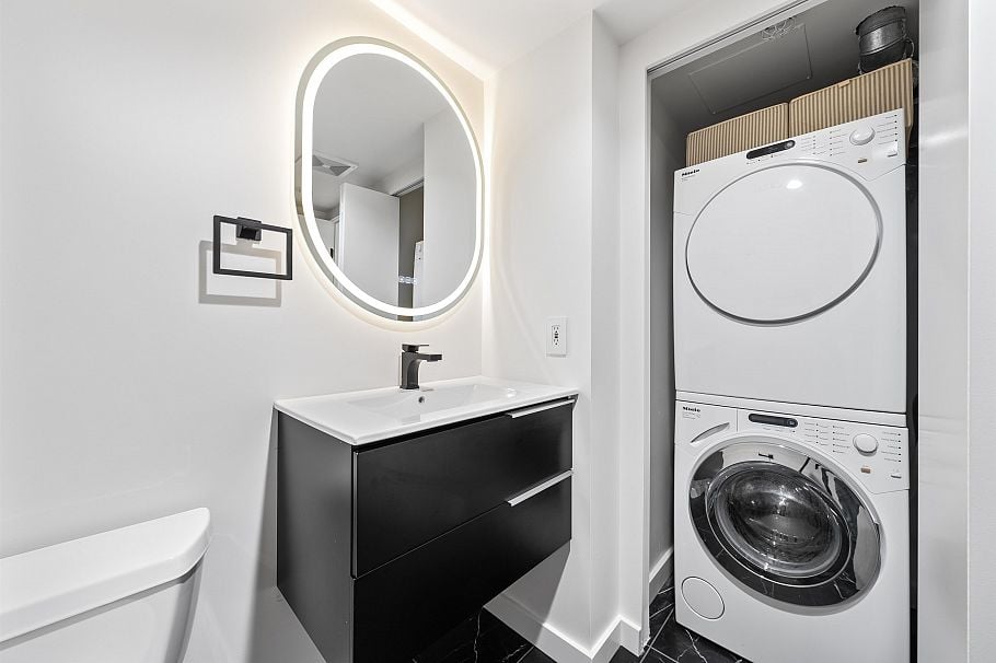 305 1328 W Pender Street Vancouver, BC - 26