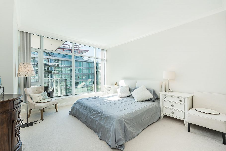 703 175 Victory Ship Way North Vancouver, BC - 3