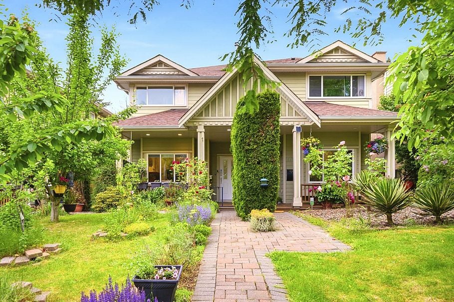 562 W Keith Road North Vancouver, BC - 1