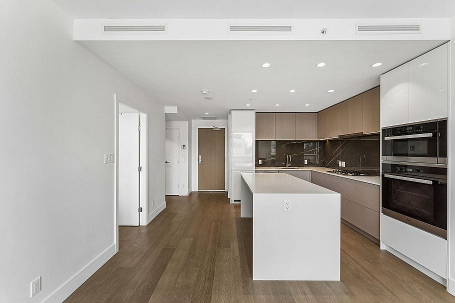 202 1675 Lions Gate Lane Vancouver, BC - 9