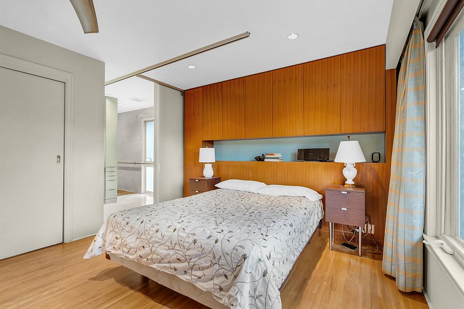 1549 W 33 Avenue Vancouver, BC - 12