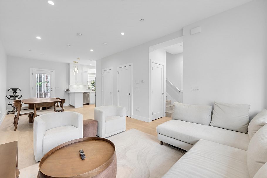 2316 Brock Street Vancouver, BC - 5