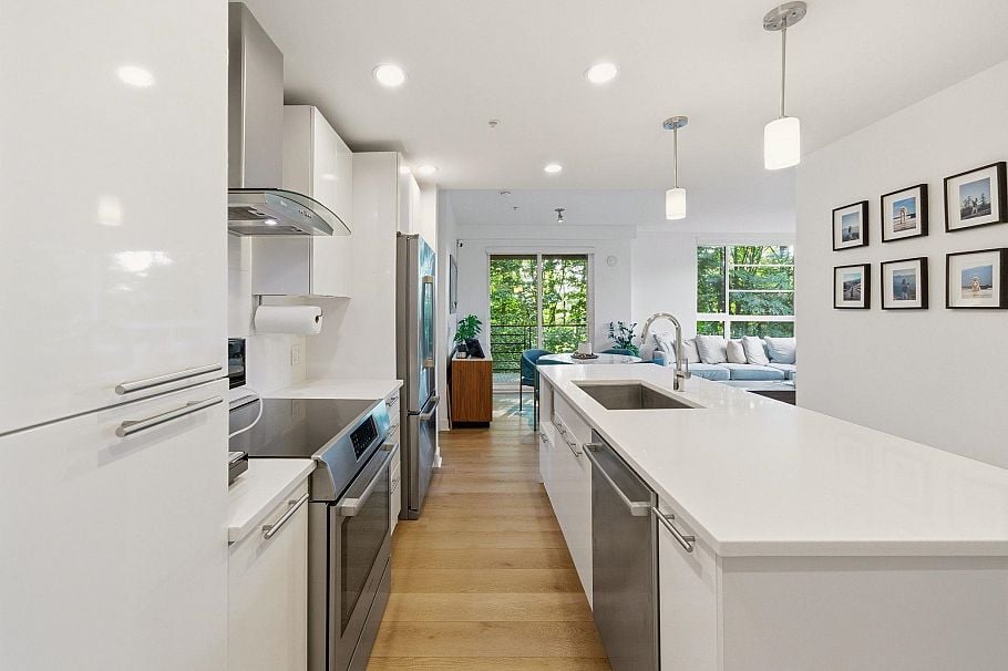 307 733 W 3rd Street North Vancouver, BC - 11