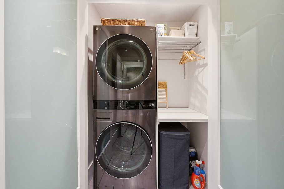 308 E 6th Street North Vancouver, BC - 34