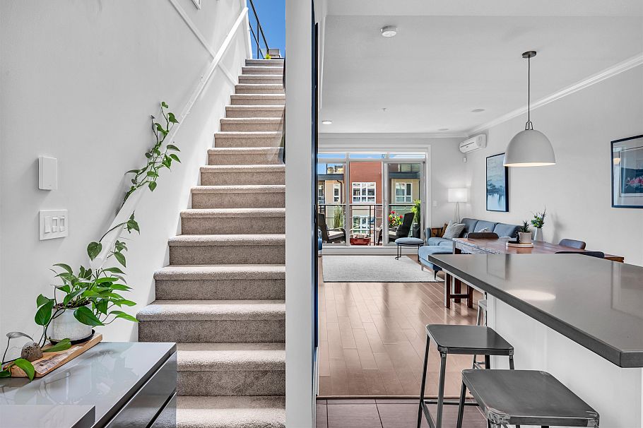 74 728 W 14th Street North Vancouver, BC - 33