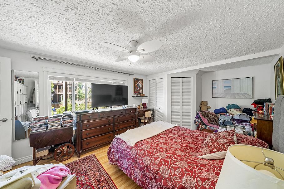 230 W 22nd Street North Vancouver, BC - 16