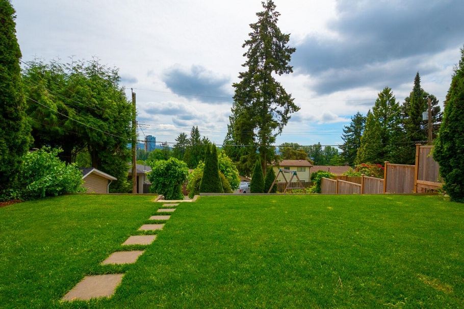 1185 Cloverley Street North Vancouver, BC - 40