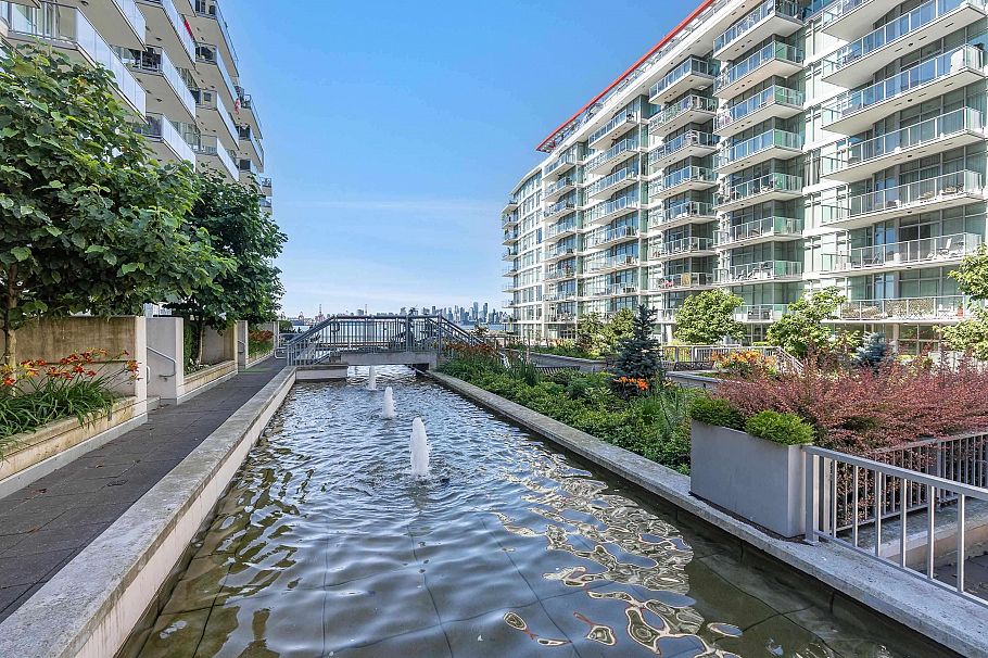 703 175 Victory Ship Way North Vancouver, BC - 8