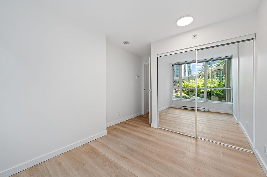305 1328 W Pender Street Vancouver, BC - 22