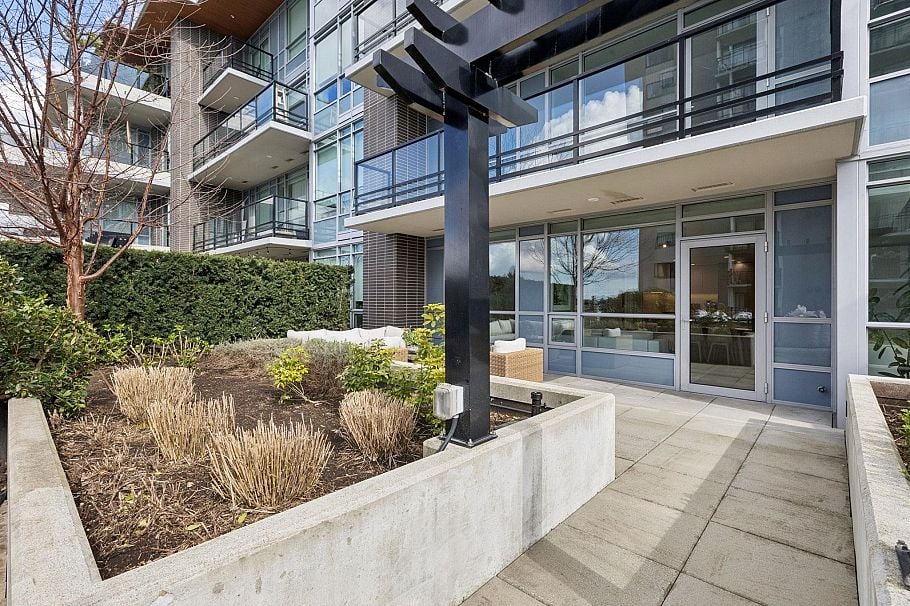 208 177 W 3rd Street North Vancouver, BC - 28