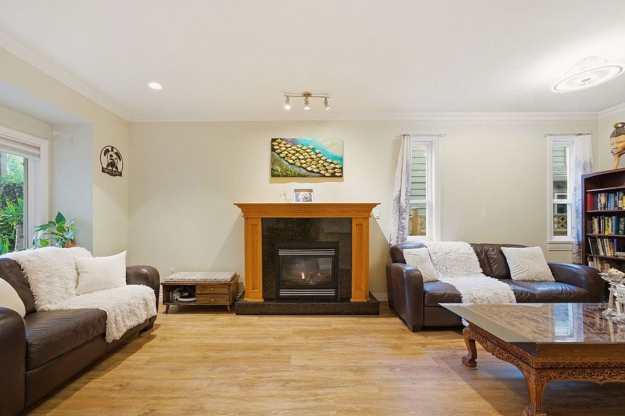 562 W Keith Road North Vancouver, BC - 10