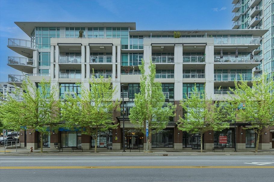 303 100 E Esplanade North Vancouver, BC - 27