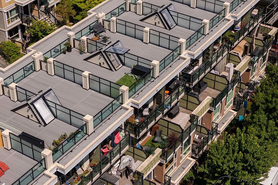 74 728 W 14th Street North Vancouver, BC - 5