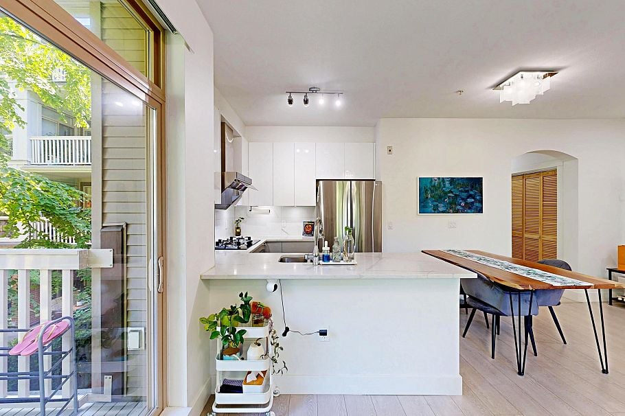 211 2083 W 33rd Avenue Vancouver, BC - 19