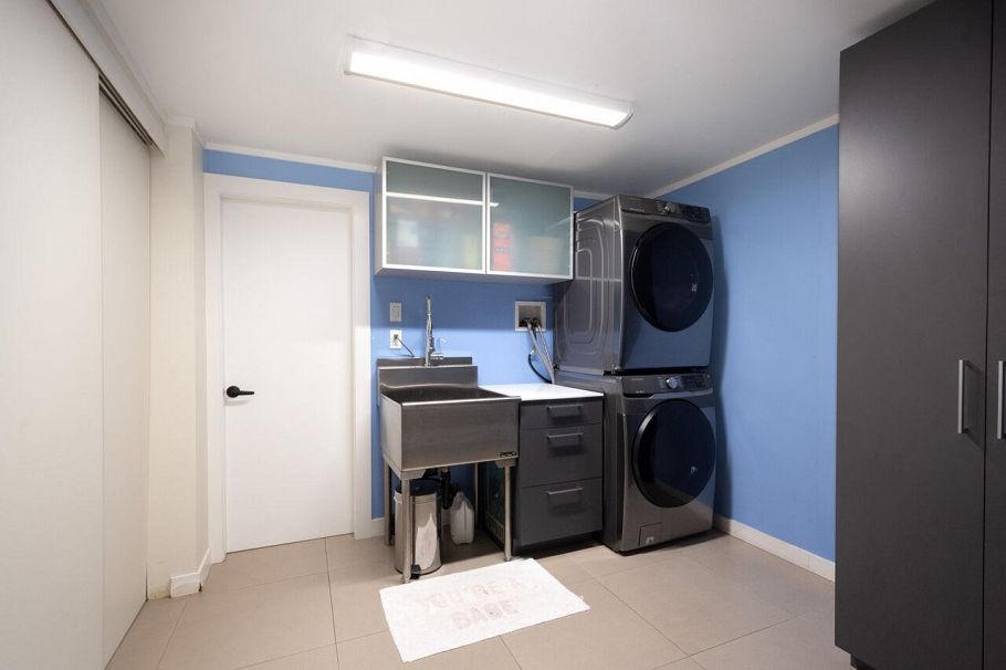 1185 Cloverley Street North Vancouver, BC - 30