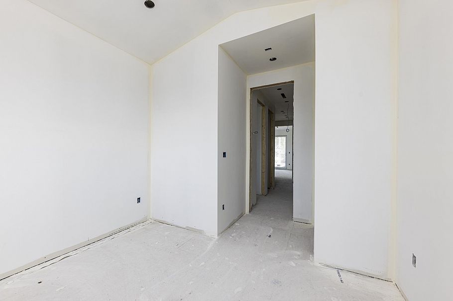 258 E 21st Street North Vancouver, BC - 26