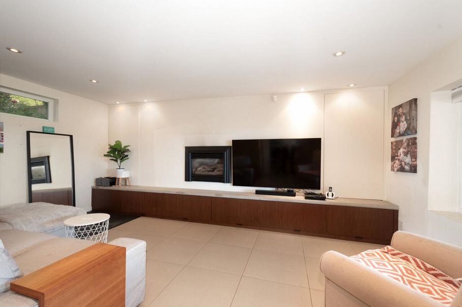 1185 Cloverley Street North Vancouver, BC - 22