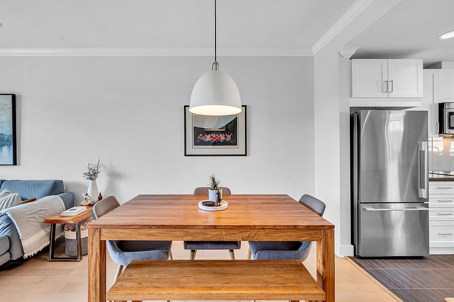 74 728 W 14th Street North Vancouver, BC - 24
