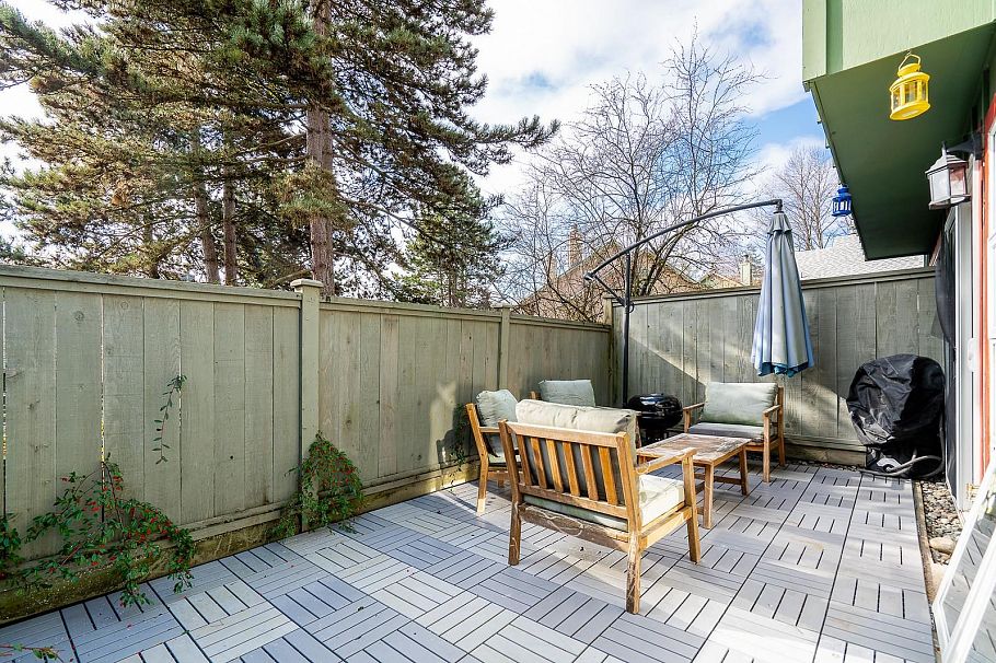 42 900 W 17th Street North Vancouver, BC - 17