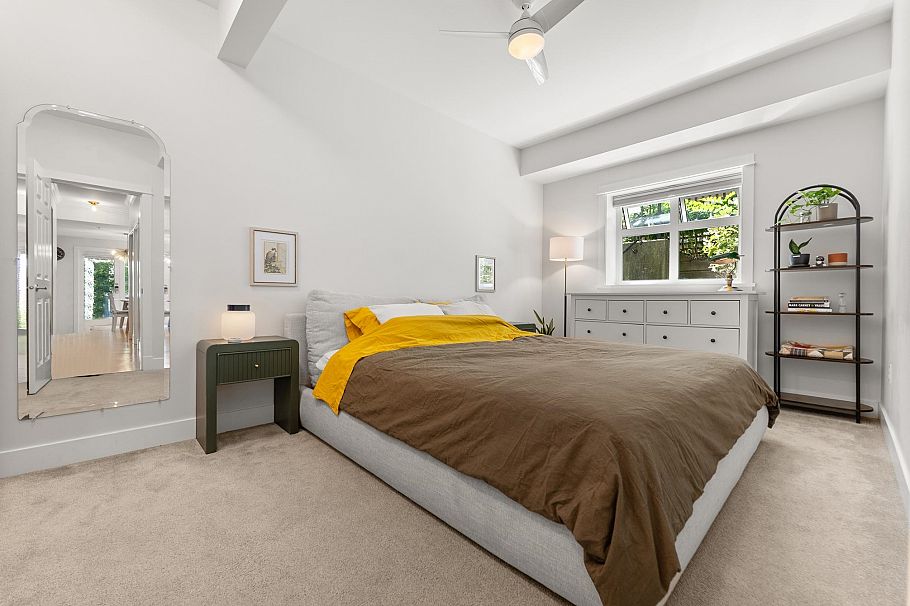 357 W 11th Avenue Vancouver, BC - 25