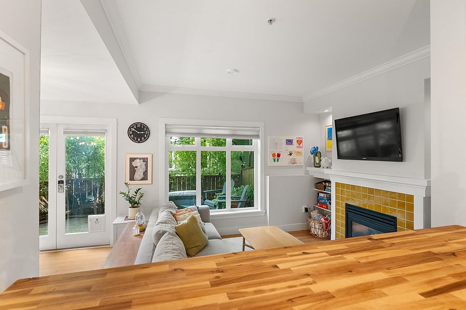 357 W 11th Avenue Vancouver, BC - 20