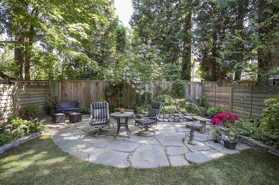 1989 Cedar Village Crescent North Vancouver, BC - 32