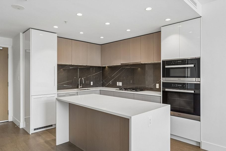 202 1675 Lions Gate Lane Vancouver, BC - 5