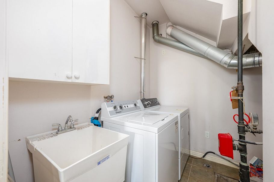 5671 Earles Street Vancouver, BC - 17