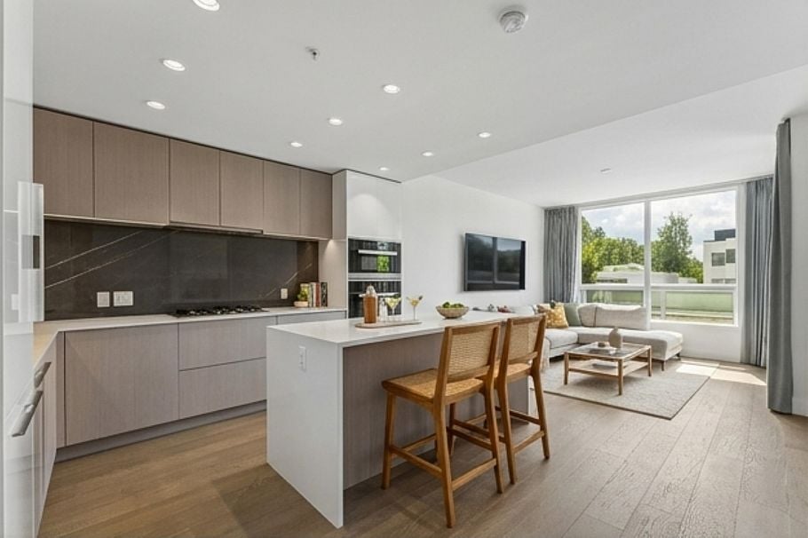 202 1675 Lions Gate Lane Vancouver, BC - 4