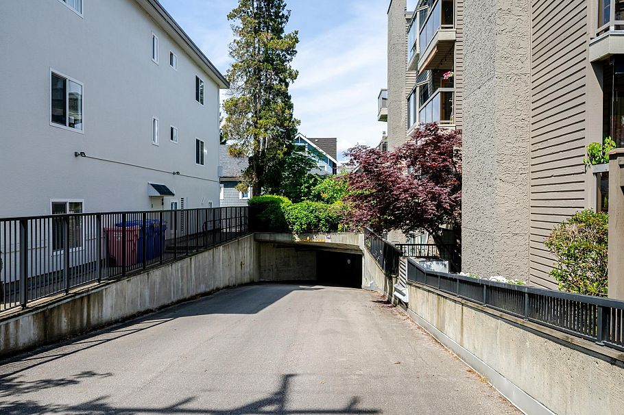 101 1875 W 8th Avenue Vancouver, BC - 31