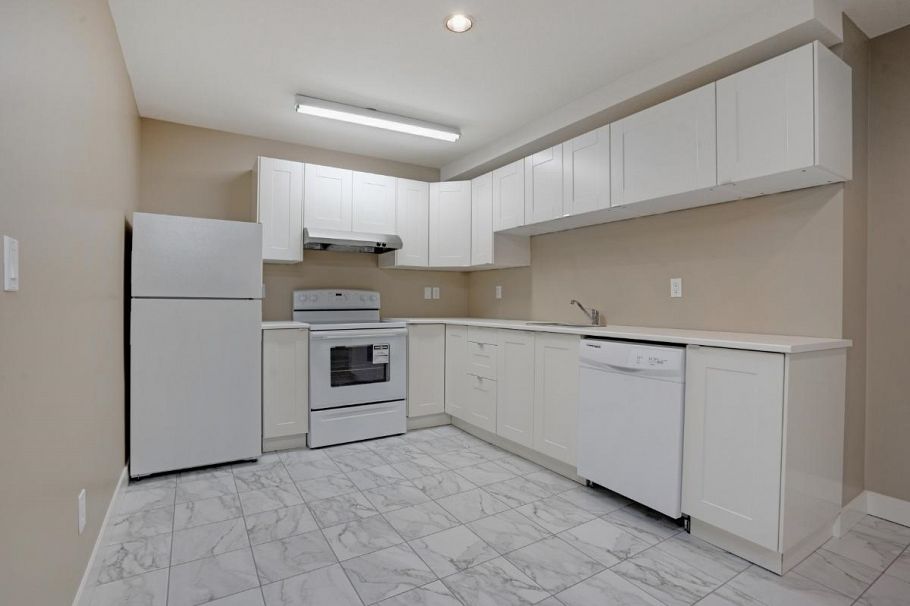 4986 Shirley Avenue North Vancouver, BC - 25