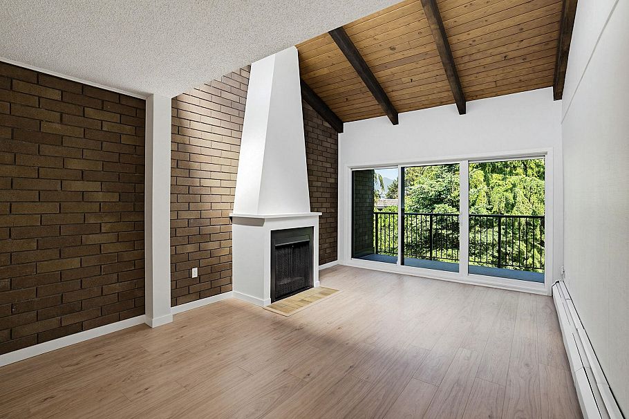 312 330 E 7th Avenue Vancouver, BC - 4