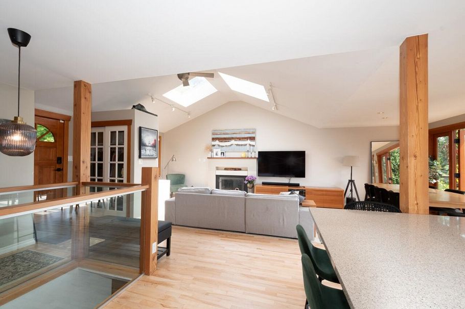 1185 Cloverley Street North Vancouver, BC - 5