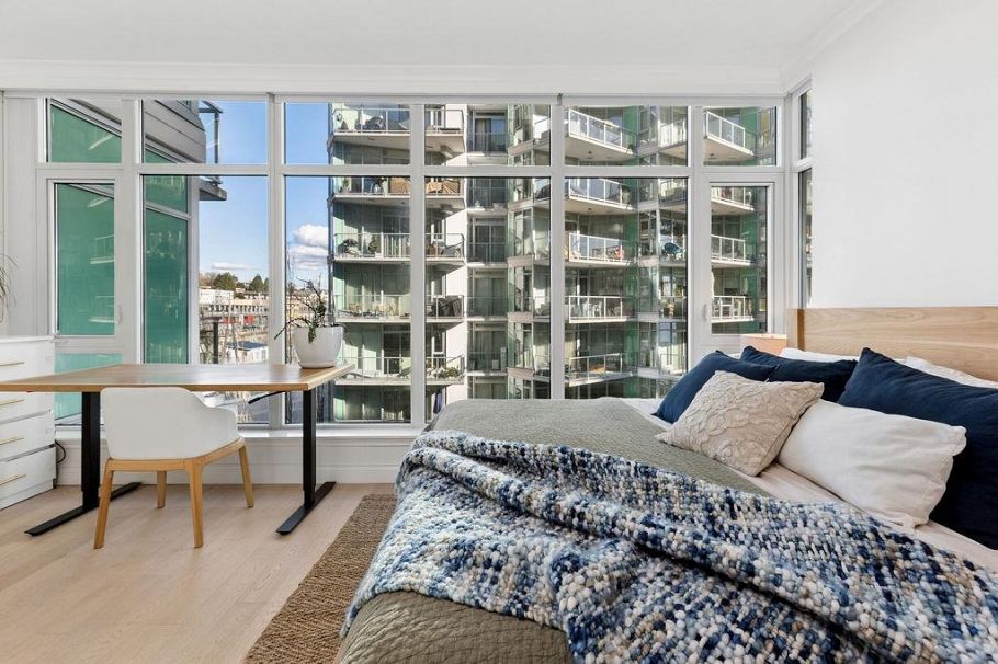 409 185 Victory Ship Way North Vancouver, BC - 16