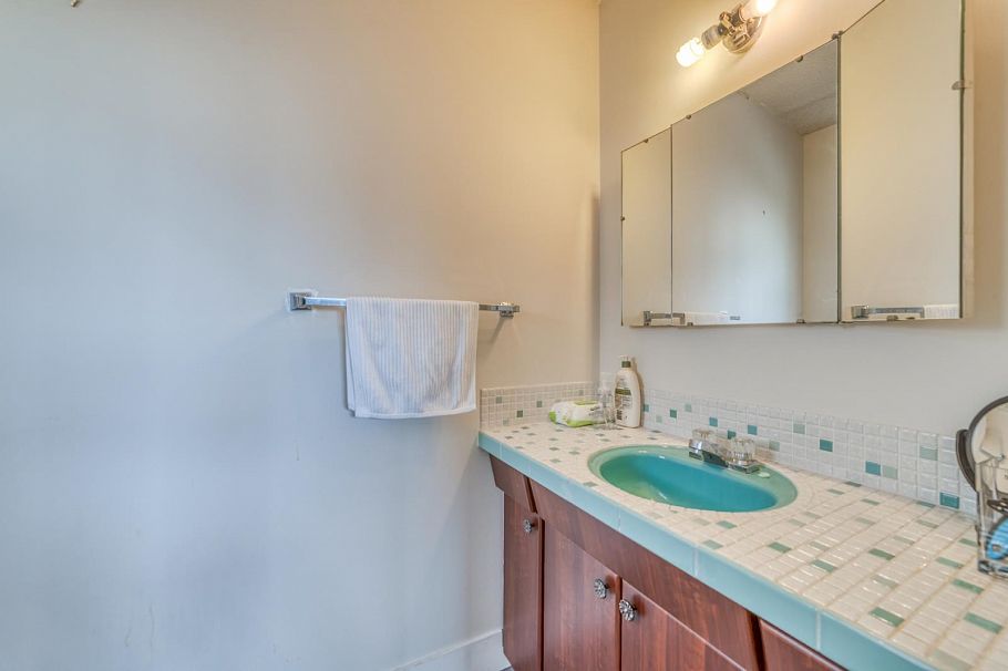 4902 Ranger Avenue North Vancouver, BC - 12