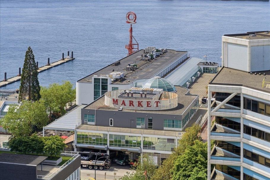 1601 155 W 1st Street North Vancouver, BC - 33
