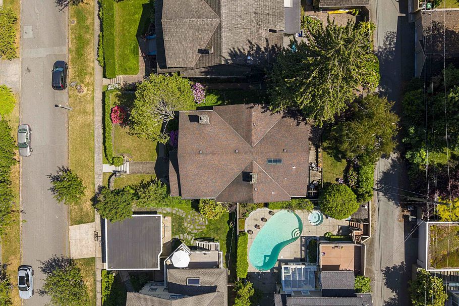 1986 W 35th Avenue Vancouver, BC - 37
