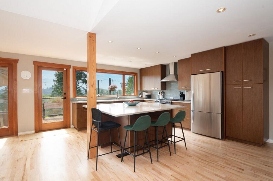 1185 Cloverley Street North Vancouver, BC - 12