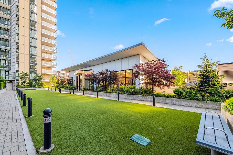603 1471 Hunter Street North Vancouver, BC - 23