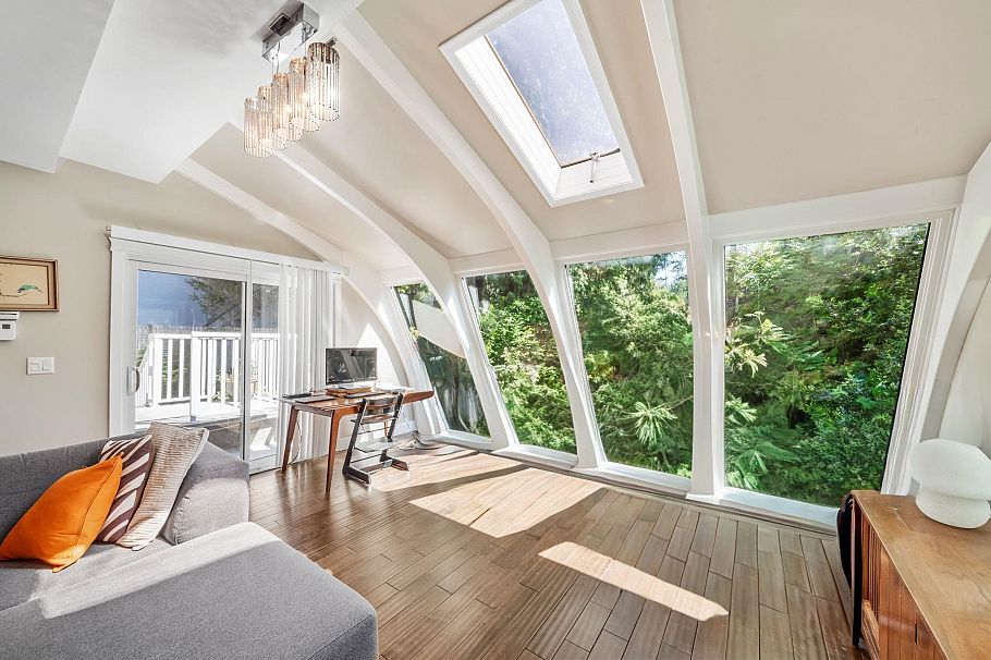 230 W 22nd Street North Vancouver, BC - 2