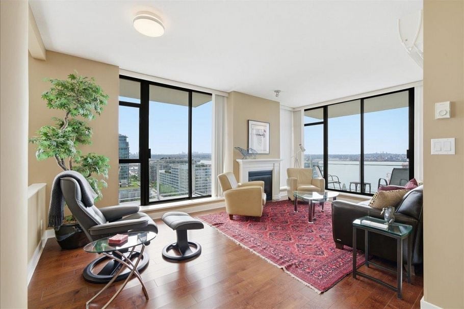 1601 155 W 1st Street North Vancouver, BC - 1