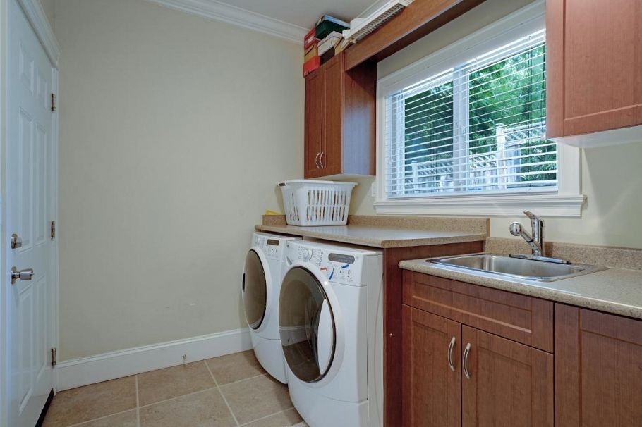 4986 Shirley Avenue North Vancouver, BC - 30