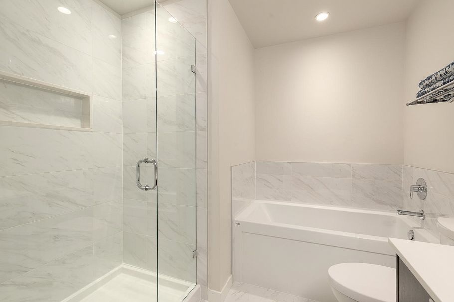 120 255 W 1st Street North Vancouver, BC - 20