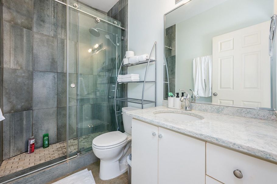 5671 Earles Street Vancouver, BC - 26