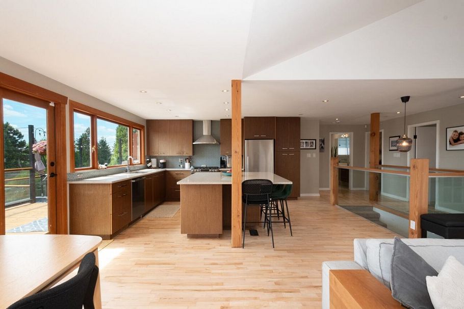 1185 Cloverley Street North Vancouver, BC - 11