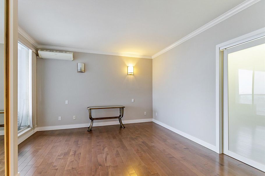 2302 1500 Howe Street Vancouver, BC - 8