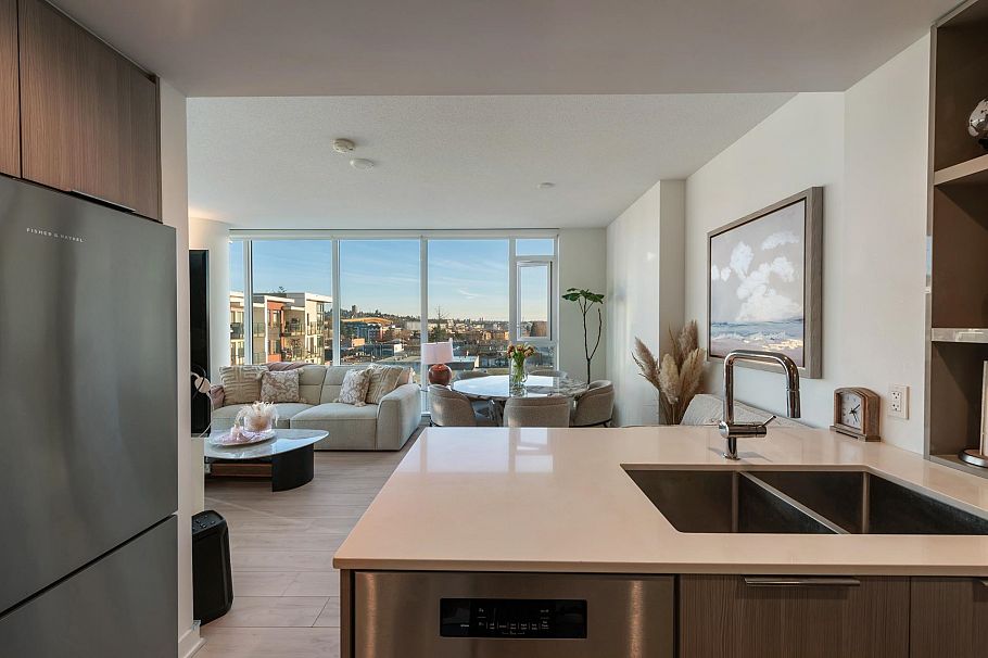 603 1471 Hunter Street North Vancouver, BC - 3